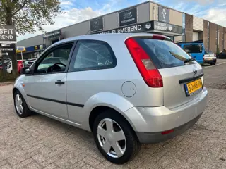 Foto 19 van Ford Fiesta 1.25-16V Centennial - Airco - Nieuwe Apk