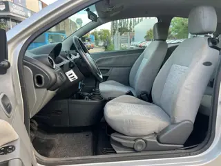 Foto 18 van Ford Fiesta 1.25-16V Centennial - Airco - Nieuwe Apk