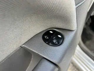 Foto 16 van Ford Fiesta 1.25-16V Centennial - Airco - Nieuwe Apk