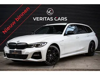 BMW 3-serie Touring 330e xDrive 292PK|BTW|Head-Up|Sfeer|Rijmodus|Dodehoek Assist|Camera|Carplay|Full
