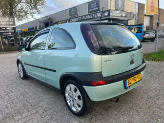 Foto 19 van Opel Corsa 1.8-16V GSi - Stoelverwarming - Airco - 125Pk