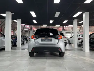Foto 18 van Toyota Yaris 1.5 Hybrid 115 Dynamic | Keyless | Led | PDC