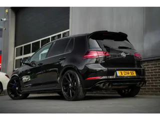 Foto 20 van Volkswagen Golf 2.0 TSI 301 pk 4Motion R / Akraprovic/ Dynaudio/ ACC/ DCC/ Keyless/ Virtual/ Adapt.C