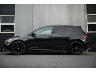 Foto 19 van Volkswagen Golf 2.0 TSI 301 pk 4Motion R / Akraprovic/ Dynaudio/ ACC/ DCC/ Keyless/ Virtual/ Adapt.C