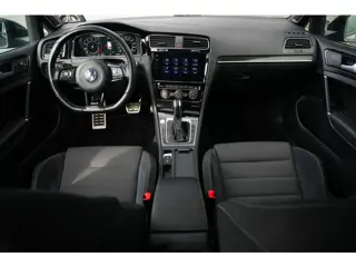 Foto 16 van Volkswagen Golf 2.0 TSI 301 pk 4Motion R / Akraprovic/ Dynaudio/ ACC/ DCC/ Keyless/ Virtual/ Adapt.C