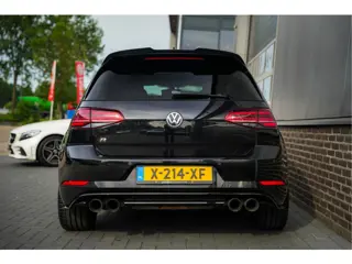 Foto 14 van Volkswagen Golf 2.0 TSI 301 pk 4Motion R / Akraprovic/ Dynaudio/ ACC/ DCC/ Keyless/ Virtual/ Adapt.C