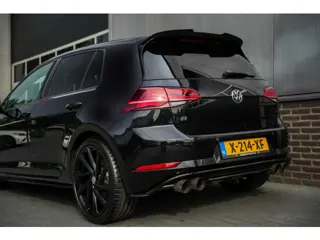 Foto 12 van Volkswagen Golf 2.0 TSI 301 pk 4Motion R / Akraprovic/ Dynaudio/ ACC/ DCC/ Keyless/ Virtual/ Adapt.C