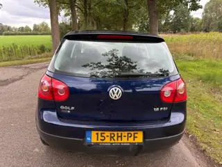 Foto 17 van Volkswagen Golf 1.6 FSI Turijn koude airco/APK/Boekjes/2sleutels/6Bak