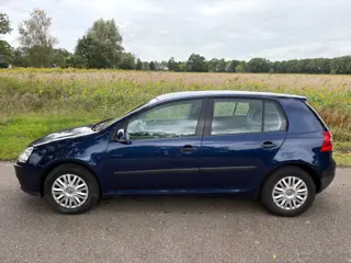 Foto 18 van Volkswagen Golf 1.6 FSI Turijn koude airco/APK/Boekjes/2sleutels/6Bak