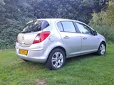 Foto 25 van Opel Corsa 1.2-16V Design Edition AIRCO SPORTVELGEN.