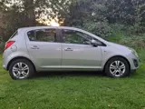Foto 26 van Opel Corsa 1.2-16V Design Edition AIRCO SPORTVELGEN.