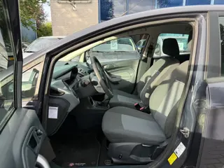 Foto 11 van Ford Fiesta 1.25 Trend, Airco, Apk 05/2027, Onderhoudshistorie