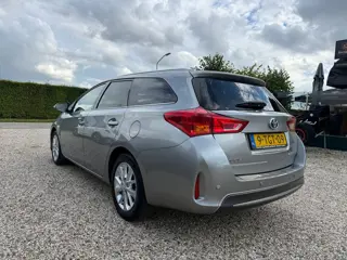 Foto 12 van Toyota Auris Touring Sports 1.8 Hybrid Lease+ Pano | Camera | Navi | PDC | Dealer Onderhouden