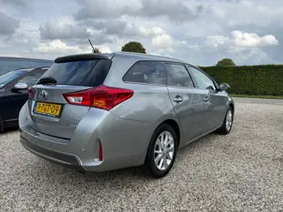 Foto 13 van Toyota Auris Touring Sports 1.8 Hybrid Lease+ Pano | Camera | Navi | PDC | Dealer Onderhouden