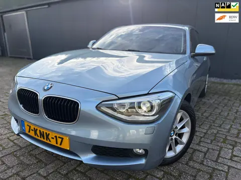 BMW 1-serie 114i Business+/Navi/Leer/P.sensorNETTE AUTO!