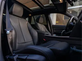 Foto 15 van BMW 3 Serie Touring 318i M Sport ORG NL PANO HARMAN KARDON 19 INCH HUD CAMERA BOMVOL!!
