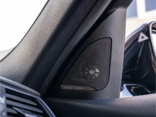 Foto 11 van BMW 3 Serie Touring 318i M Sport ORG NL PANO HARMAN KARDON 19 INCH HUD CAMERA BOMVOL!!