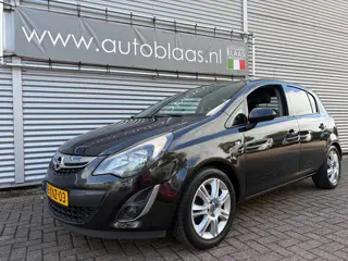 Foto 13 van Opel Corsa 1.4-16V Cosmo