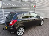 Foto 24 van Opel Corsa 1.4-16V Cosmo