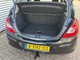 Foto 25 van Opel Corsa 1.4-16V Cosmo