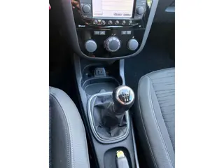 Foto 19 van Opel Corsa 1.4-16V Cosmo