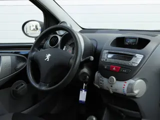 Foto 20 van Peugeot 107 1.0-12V XS 5-Deurs | Elek Ramen | Airco | Zuinig! | Origineel NL