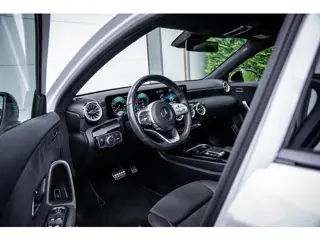 Foto 11 van Mercedes-Benz A-klasse 250e AMG Line Pano-dak|Sfeerverl.|Carplay|Camera|Widescreen