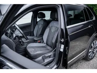 Foto 18 van Volkswagen Tiguan 1.4 TSI eHybrid R-Line Trekhaak|IQ.Light|Camera|ACC|Carplay|20''