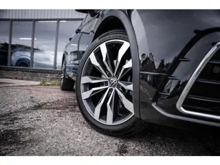 Foto 13 van Volkswagen Tiguan 1.4 TSI eHybrid R-Line Trekhaak|IQ.Light|Camera|ACC|Carplay|20''