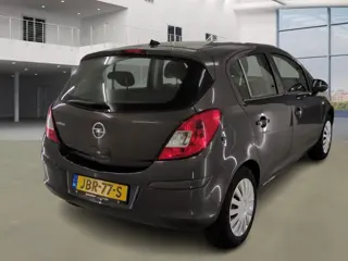 Foto 19 van Opel CORSA 1.2-16V Cosmo/ SCHERM/ LAAG KM