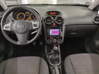 Foto 16 van Opel CORSA 1.2-16V Cosmo/ SCHERM/ LAAG KM