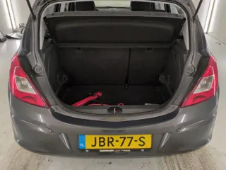 Foto 13 van Opel CORSA 1.2-16V Cosmo/ SCHERM/ LAAG KM