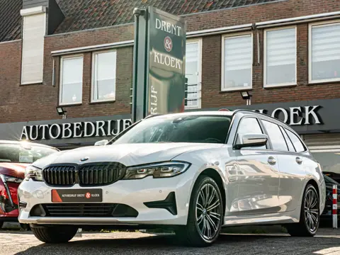 BMW 3 Serie Touring 330e eDrive Edition CAMERA 18 INCH LEDER SHADOW DODEHOEK