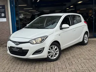 Foto 13 van Hyundai I20 1.2i i-Drive 2014 WIT 5drs AIRCO LM APK NAP!