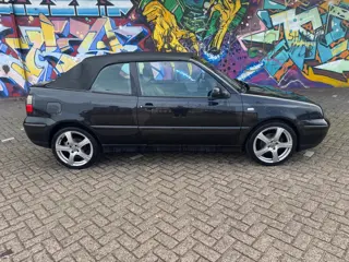 Foto 18 van Volkswagen Golf Cabriolet 1.6 leer CarPlay stereo 17 inch velgen nette linnen dak apk juli 2027 leuk