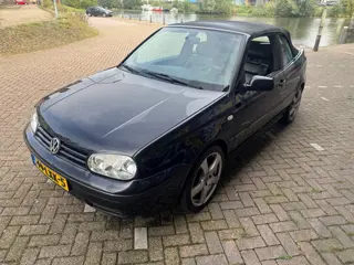 Foto 13 van Volkswagen Golf Cabriolet 1.6 leer CarPlay stereo 17 inch velgen nette linnen dak apk juli 2027 leuk