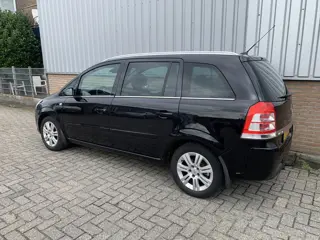 Foto 14 van Opel Zafira 1.8 Cosmo APK/ NAP/ Airco