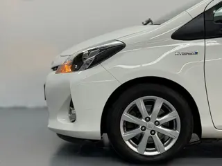 Foto 14 van Toyota Yaris 1.5 Full Hybrid Aspiration Camera Nieuwe APK + Beurt
