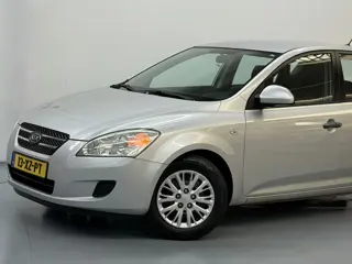 Foto 13 van Kia Cee'd 1.6 X-tra Airco Trekhaak Nieuwe Apk