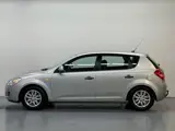 Foto 25 van Kia Cee'd 1.6 X-tra Airco Trekhaak Nieuwe Apk