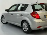 Foto 29 van Kia Cee'd 1.6 X-tra Airco Trekhaak Nieuwe Apk