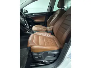 Foto 12 van Volkswagen Golf Variant 1.5 TSI Comfortline Business - Navi - Virtual Dash - Pano - Lane Assist - Cr