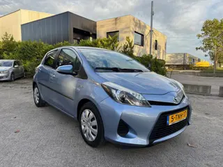 Foto 20 van Toyota Yaris 1.5 Full Hybrid Aspiration Clima Navi