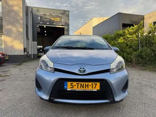Foto 17 van Toyota Yaris 1.5 Full Hybrid Aspiration Clima Navi