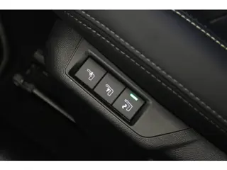 Foto 13 van Peugeot 208 1.2 Hybrid 145 e-DCS6 GT |Stoelverw.|Massage|