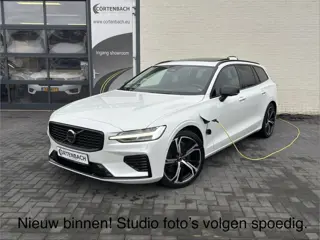 Volvo V60 2.0 T8 Plug-in hybrid AWD Ultimate Dark | Zwenkbare trekhaak | Panoramadak | Stoelmassage 