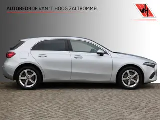 Mercedes-Benz A-Klasse 250e AUT8 Luxury Line DISTRONIC <<FACELIFT>>