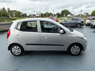 Foto 16 van Hyundai I10 1.2 Plus AIRCO RADIO CD/AUX/USB