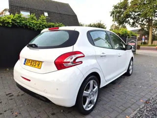 Foto 17 van Peugeot 208 1.4 VTi Active Airco Cruise