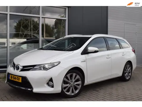 Toyota Auris Touring Sports 1.8 Hybrid Executive | Navi | PDC | APK 9-2027